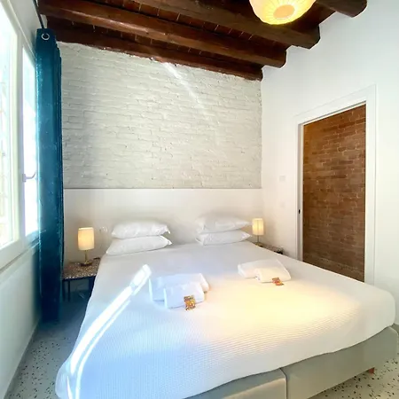 Quiet With Canal View Apartamento Venecia
