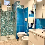 דירה Quiet With Canal View