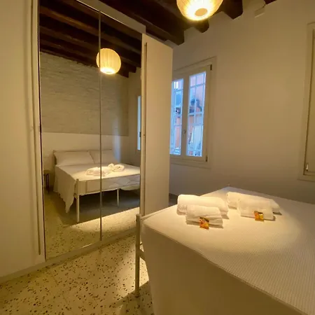 Quiet With Canal View Apartment
