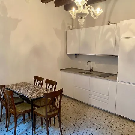 Quiet With Canal View Apartment Venice